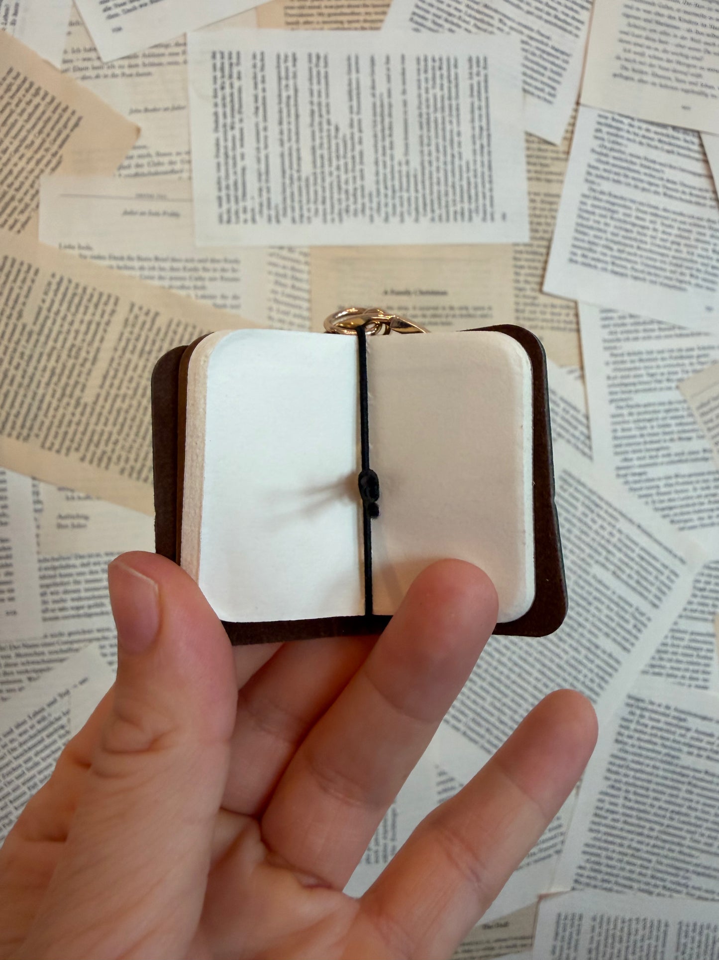 Schlüsselahänger Buch (grün)